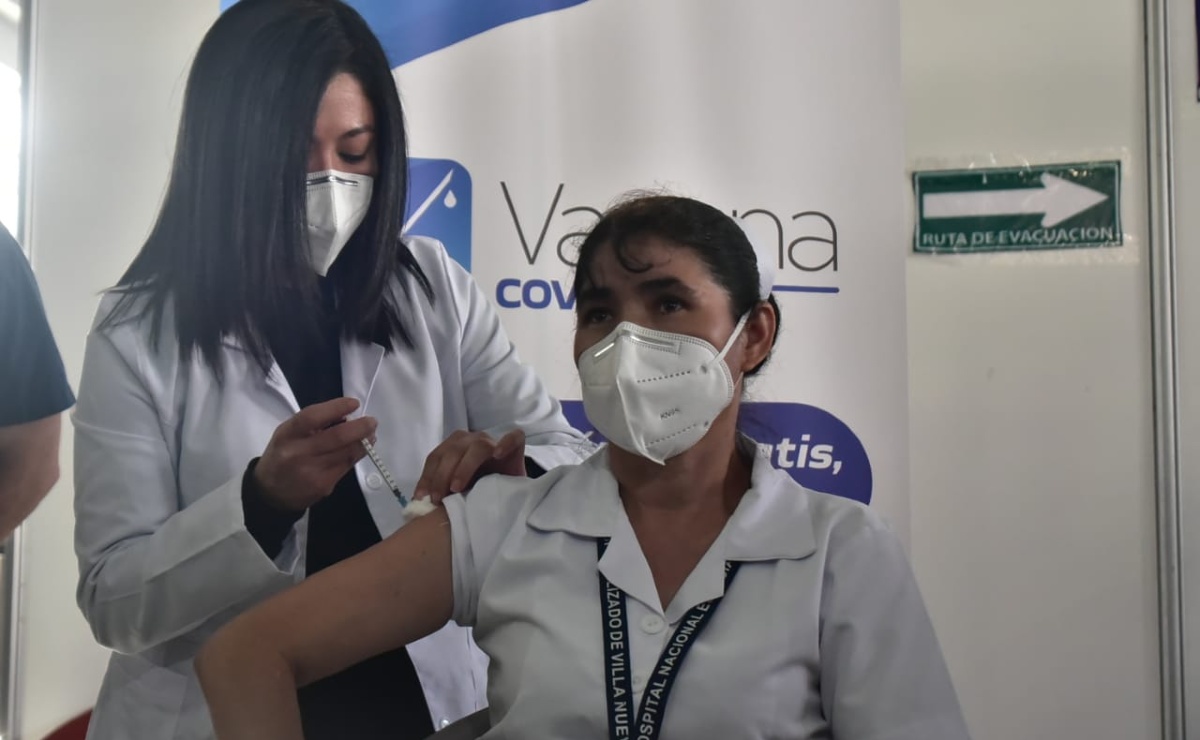 Inicia la vacunación contra COVID-19 en Guatemala - Chapin TV