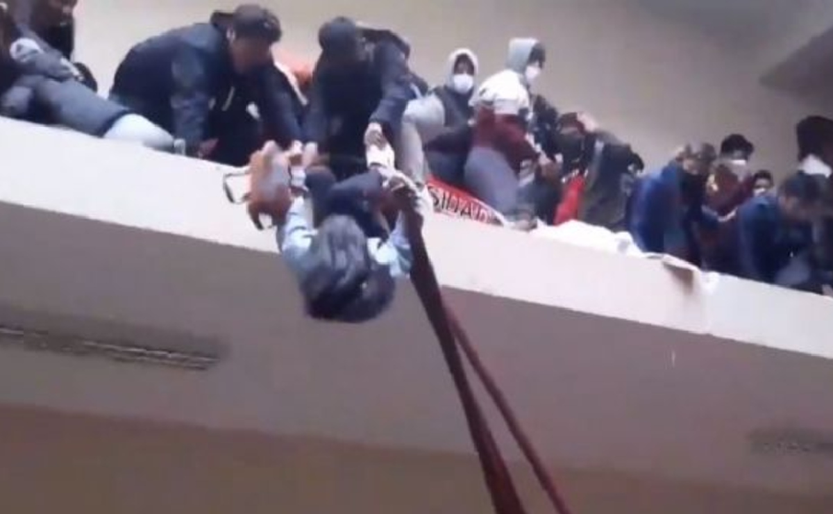 Nuevo vídeo revela el momento exacto de la caída de universitarios en  Bolivia
