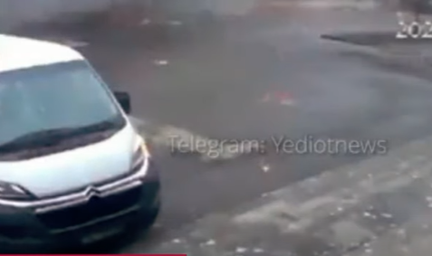 Impactante video: Iba en bicicleta y fue alcanzado por una bomba rusa