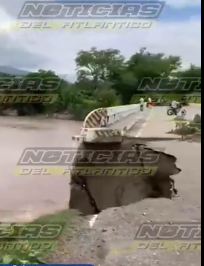 Graban momento en que colapsa puente “El Tambor”  
