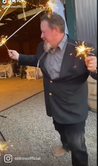 Papá ebrio incendió la decoración en festejo de boda