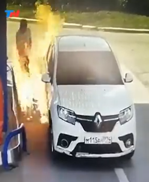 Hombre prende en llamas por fumar en una gasolinera 