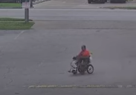 Adolescente atropelló intencionalmente a un hombre en silla de ruedas 
