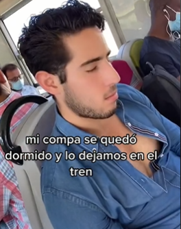 Jóvenes dejan a ‘su amigo’ dormido en el tren de Europa y llega hasta la frontera