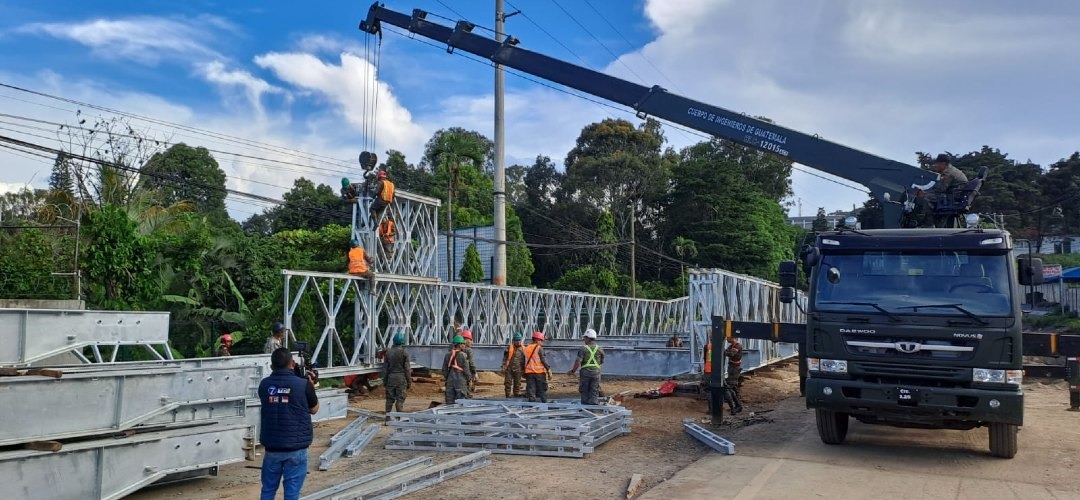 Avanzan trabajos de construcción en puente temporal en km. 17.5 - Chapin TV