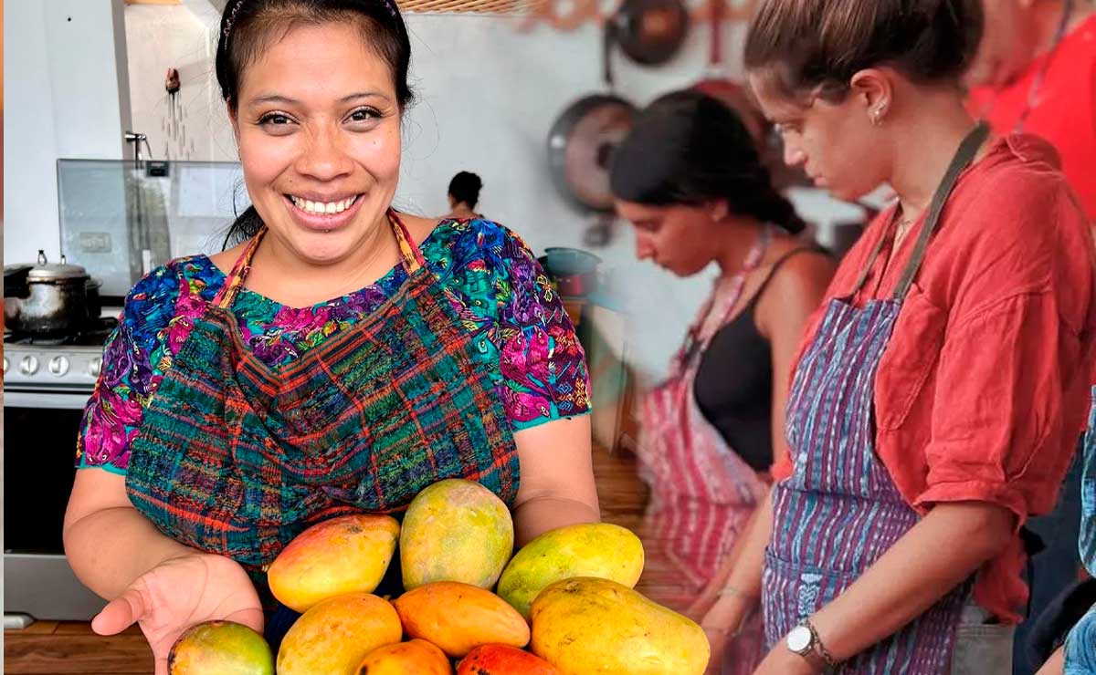 Anita enseña a cocinar en San Pedro La Laguna