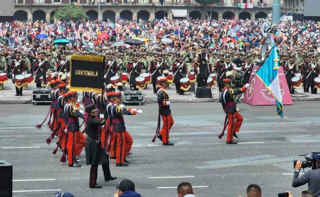 guatemala-desfile-independencia-mexico