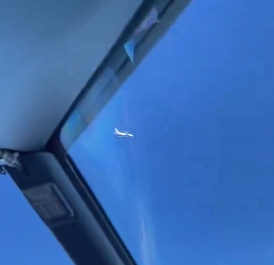 Durante vuelo, piloto muestra lo cerca que circulan los aviones entre sí