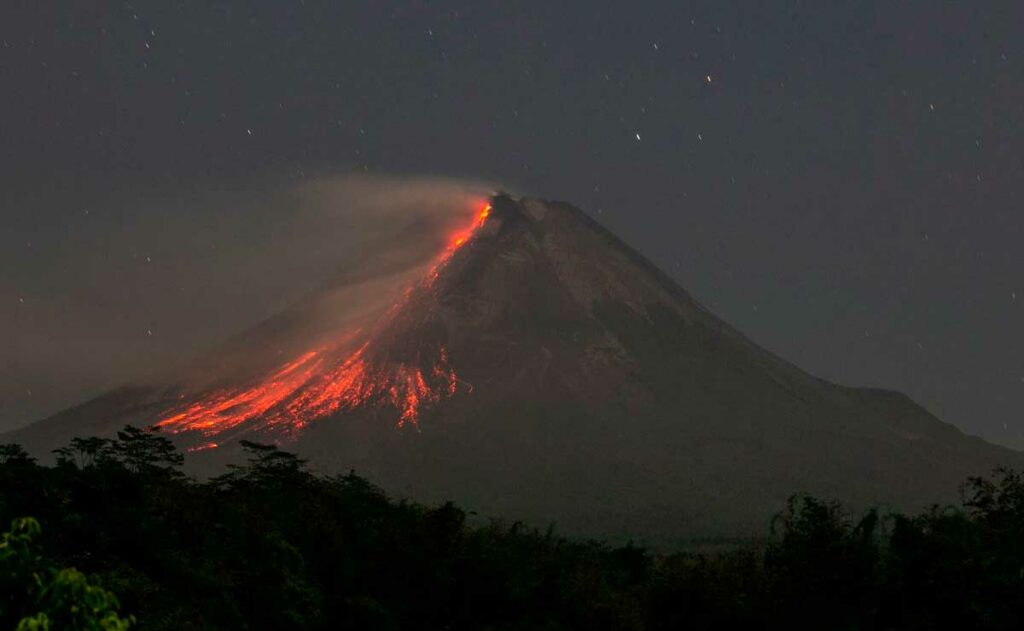alpinistas-murieron-tras-erupcion-volcan-indonesia