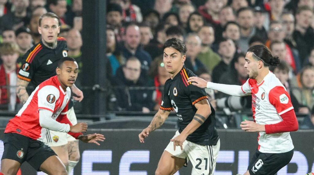 Esta tarde se enfrentaron el Feyenoord de Paises Bajos y la Roma italiana en el marco de los playoffs de la Europa League.