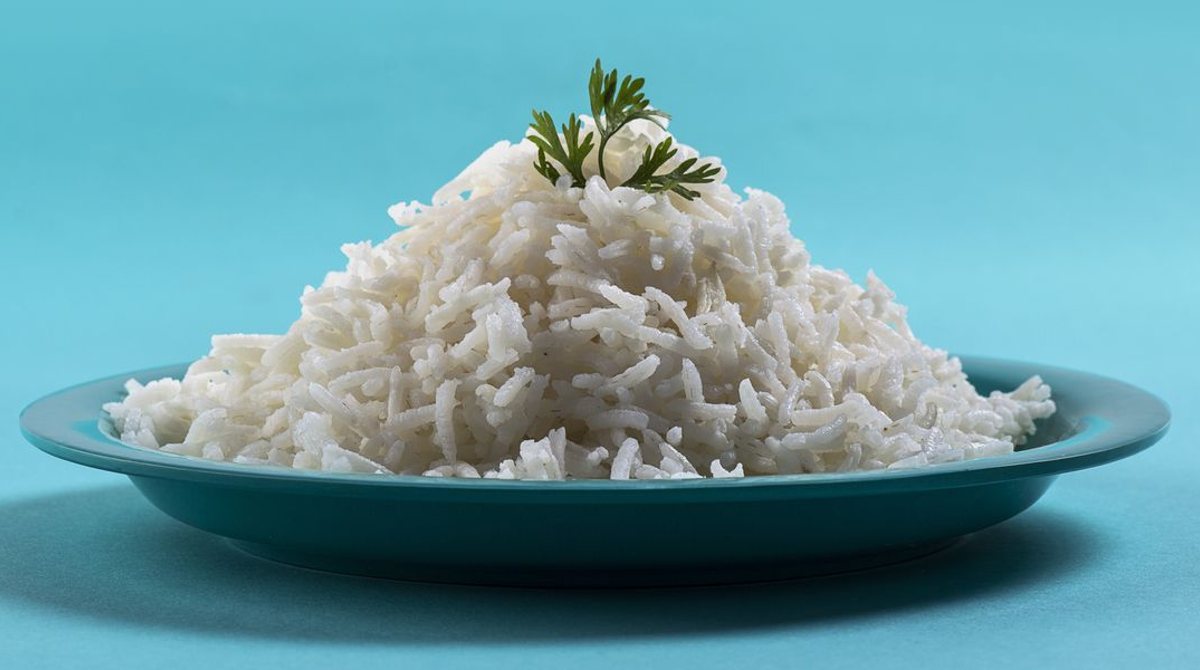 razon-por-la-que-nunca-debes-comer-arroz-que-dejaste-por-horas-a-temperatura-ambiente